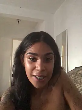 LollaReis021 online show from February 2025 10:03:02 PM