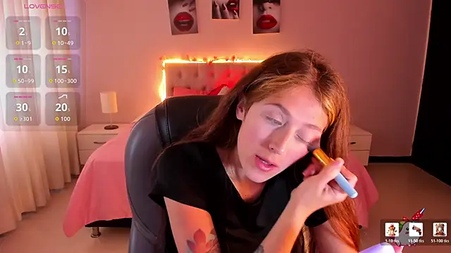 Emily Warren  online show from January 2026 08:07:01 PM