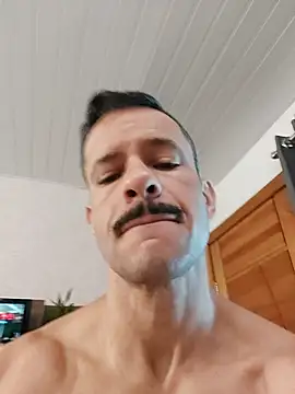 juniortche1313 online show from December 2025 02:01:01 PM