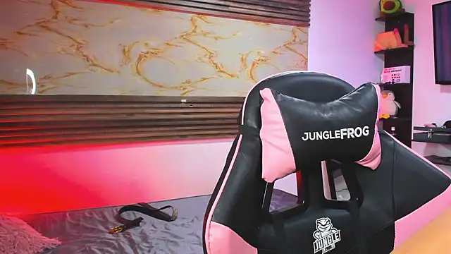 Cloe roouse online show from March 2026 07:42:02 PM