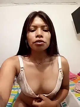 Snapshot of MariaCamilaCosta chatting on April 2026 10:27:01 PM MariaCamilaCosta online show from April 2026 10:27:01 PM