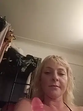 Snapshot of Foxxyhoneypott chatting on June 2026 10:39:01 AM Foxxyhoneypott online show from June 2026 10:39:01 AM