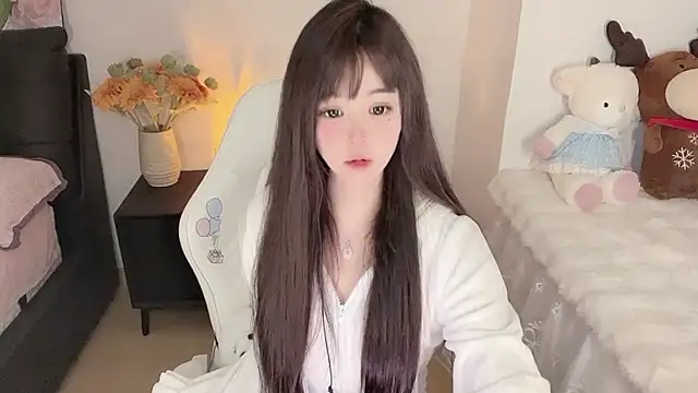 Milla-z online show from September 2025 12:10:02 PM