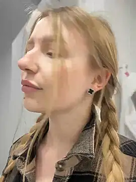 Snapshot of EvaBrooklyn chatting on March 2025 04:33:02 PM EvaBrooklyn online show from March 2025 04:33:02 PM