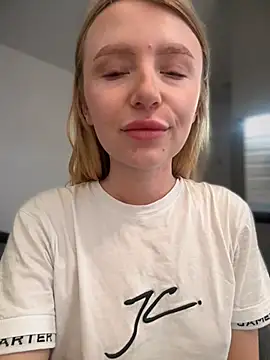 Snapshot of EvaBrooklyn chatting on March 2025 03:33:02 AM EvaBrooklyn online show from March 2025 03:33:02 AM