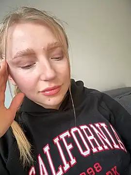 Snapshot of EvaBrooklyn chatting on March 2025 02:08:01 PM EvaBrooklyn online show from March 2025 02:08:01 PM