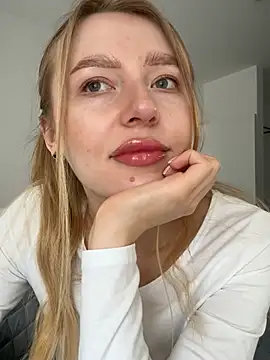 Snapshot of EvaBrooklyn chatting on March 2025 06:31:01 AM EvaBrooklyn online show from March 2025 06:31:01 AM