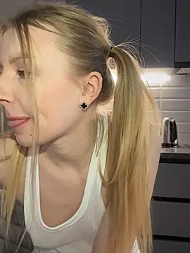 Snapshot of EvaBrooklyn chatting on March 2025 03:57:02 PM EvaBrooklyn online show from March 2025 03:57:02 PM