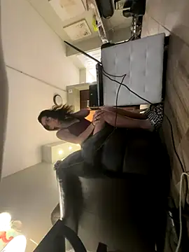 Snapshot of JerseyGem chatting on October 2025 10:52:01 PM JerseyGem online show from October 2025 10:52:01 PM