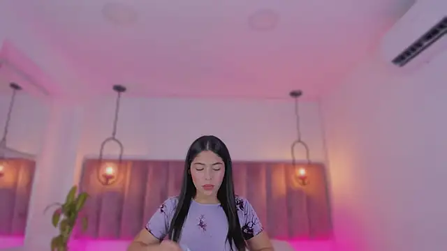 Haily b online show from February 2026 08:38:01 PM