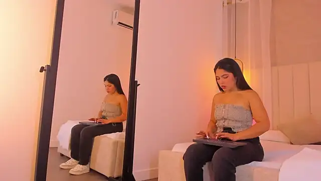 Haily b online show from March 2026 08:12:02 PM