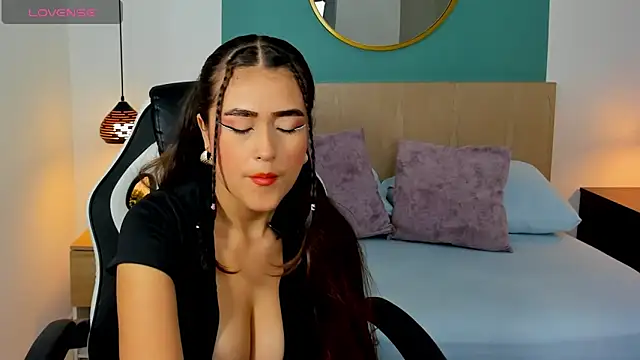 dulce victoriaa  online show from February 2025 01:36:01 PM