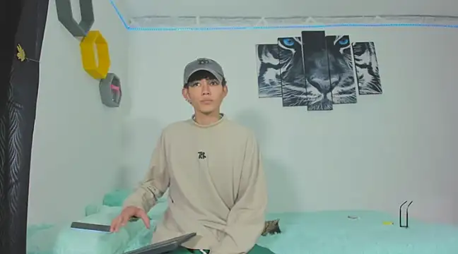 Snapshot of Maxxi_hot23 chatting on March 2025 07:02:01 PM Maxxi hot23 online show from March 2025 07:02:01 PM