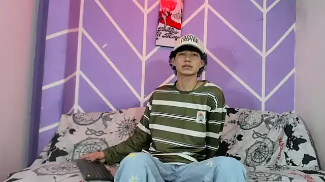 Snapshot of Maxxi_hot23 chatting on September 2025 07:29:01 PM Maxxi hot23 online show from September 2025 07:29:01 PM