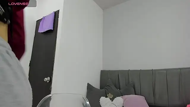 Snapshot of Bonniie_22 chatting on October 2025 10:47:01 AM Bonniie 22 online show from October 2025 10:47:01 AM