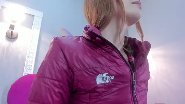 Bonniie 22 online show from November 2025 01:26:02 PM