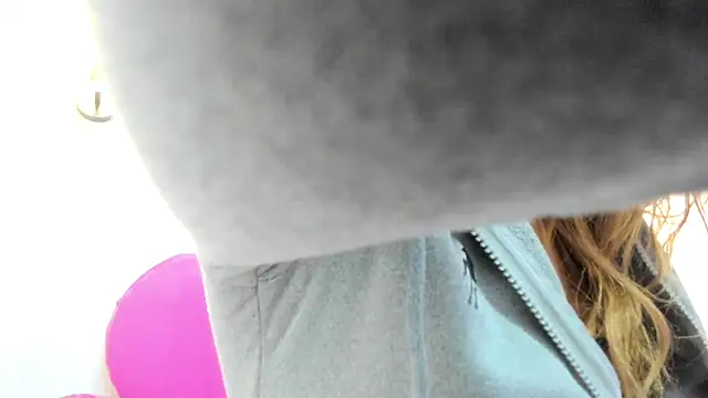 Bonniie 22 online show from April 2026 07:58:01 PM