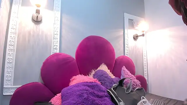 Bonniie 22 online show from April 2026 07:19:01 PM