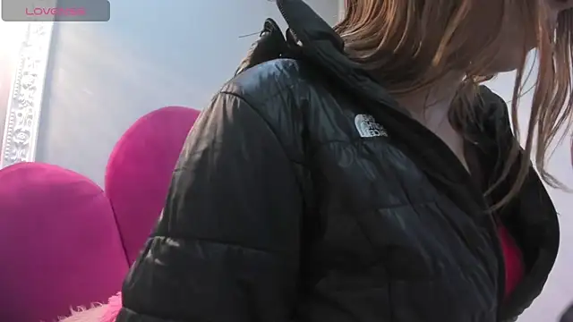 Bonniie 22 online show from April 2026 12:41:01 PM