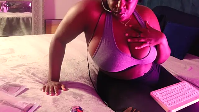 Snapshot of lovelyenigma365 chatting on March 2025 02:31:02 AM lovelyenigma365 online show from March 2025 02:31:02 AM