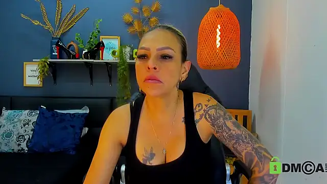 Snapshot of yessila_parker chatting on April 2026 08:39:03 AM yessila parker online show from April 2026 08:39:03 AM
