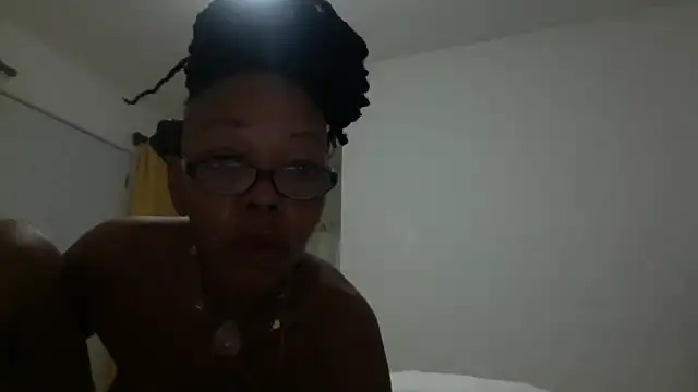 Ladyzee25 online show from September 2025 05:44:01 AM