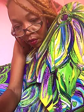 Ladyzee25 online show from November 2025 08:52:01 PM