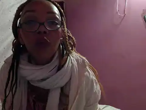 Ladyzee25 online show from February 2026 04:32:01 AM