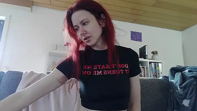 SweetSeraphine online show from September 2025 09:30:01 AM