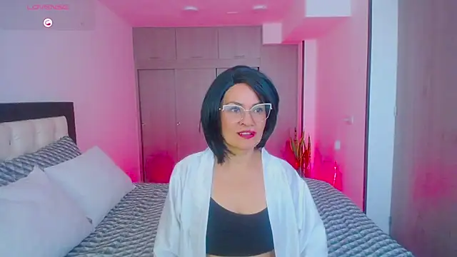 CarolinneFiotti online show from September 2025 01:24:02 PM