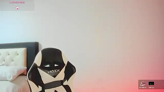 CarolinneFiotti online show from January 2026 11:48:02 AM