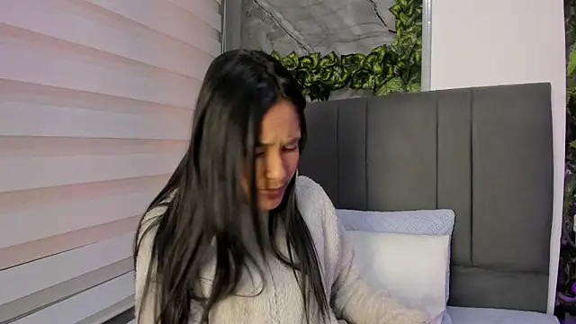 Fernanda liie  online show from December 2025 12:32:01 PM