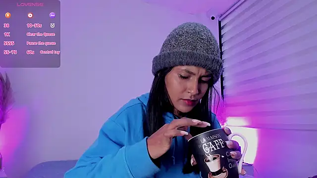 Fernanda liie  online show from April 2026 12:38:02 PM