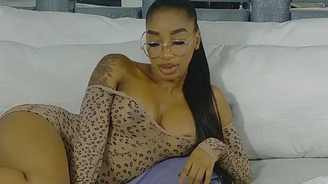 Angelesmith1 online show from December 2025 02:08:02 AM