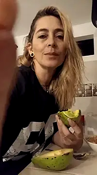 Sara Valkyri online show from March 2025 04:12:02 AM