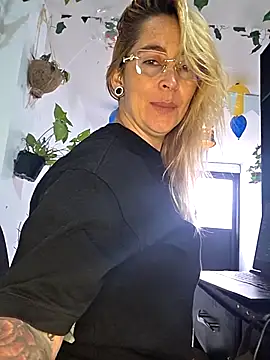 Sara Valkyri online show from February 2026 02:51:01 PM