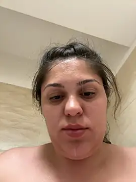 Layla- online show from September 2025 10:04:01 PM