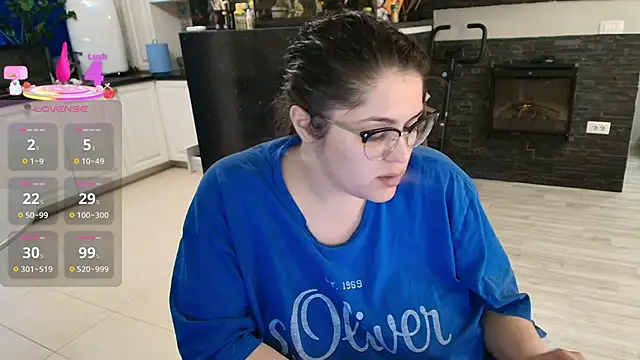 Layla- online show from April 2026 11:06:01 AM