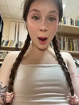 Snapshot of melicious_ chatting on February 2026 05:35:01 AM melicious online show from February 2026 05:35:01 AM