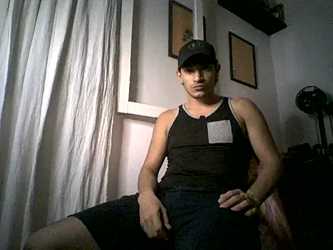 Snapshot of Re7ina chatting on February 2025 06:18:02 AM Re7ina online show from February 2025 06:18:02 AM