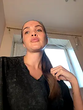 Snapshot of Beverly_Hilll chatting on October 2025 01:53:02 PM Beverly Hilll online show from October 2025 01:53:02 PM