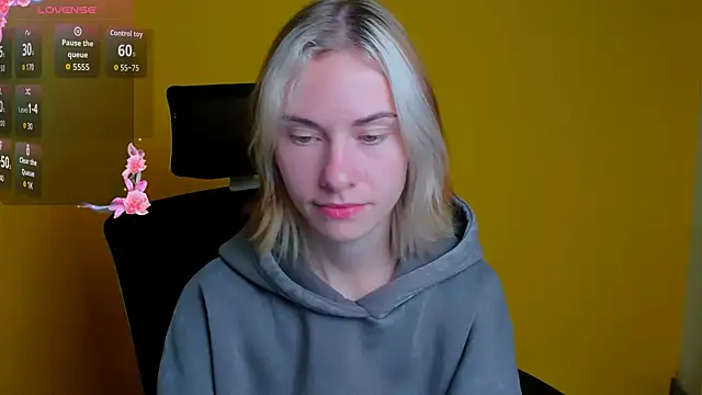 Fiona Night online show from October 2025 05:54:02 PM