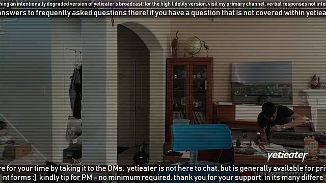 Snapshot of yetieater chatting on December 2024 09:04:02 PM yetieater online show from December 2024 09:04:02 PM