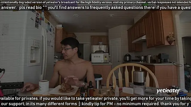 Snapshot of yetieater chatting on December 2024 07:52:02 PM yetieater online show from December 2024 07:52:02 PM