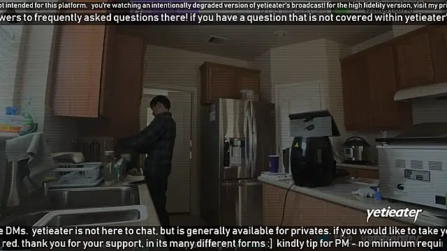 Snapshot of yetieater chatting on January 2025 06:08:02 PM yetieater online show from January 2025 06:08:02 PM