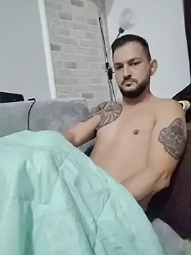 Snapshot of iurinicola chatting on October 2025 12:47:01 AM iurinicola online show from October 2025 12:47:01 AM