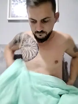 Snapshot of iurinicola chatting on November 2025 10:36:02 PM iurinicola online show from November 2025 10:36:02 PM