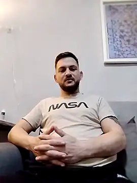 Snapshot of iurinicola chatting on February 2026 10:35:01 PM iurinicola online show from February 2026 10:35:01 PM