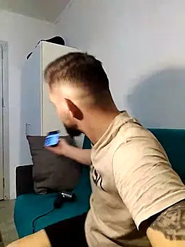 Snapshot of iurinicola chatting on February 2026 10:25:02 PM iurinicola online show from February 2026 10:25:02 PM