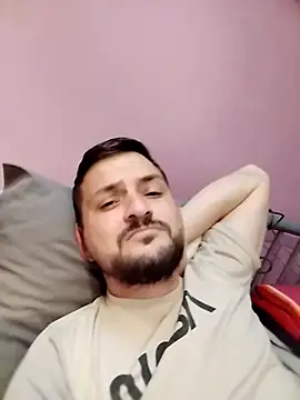 Snapshot of iurinicola chatting on April 2026 09:48:01 PM iurinicola online show from April 2026 09:48:01 PM